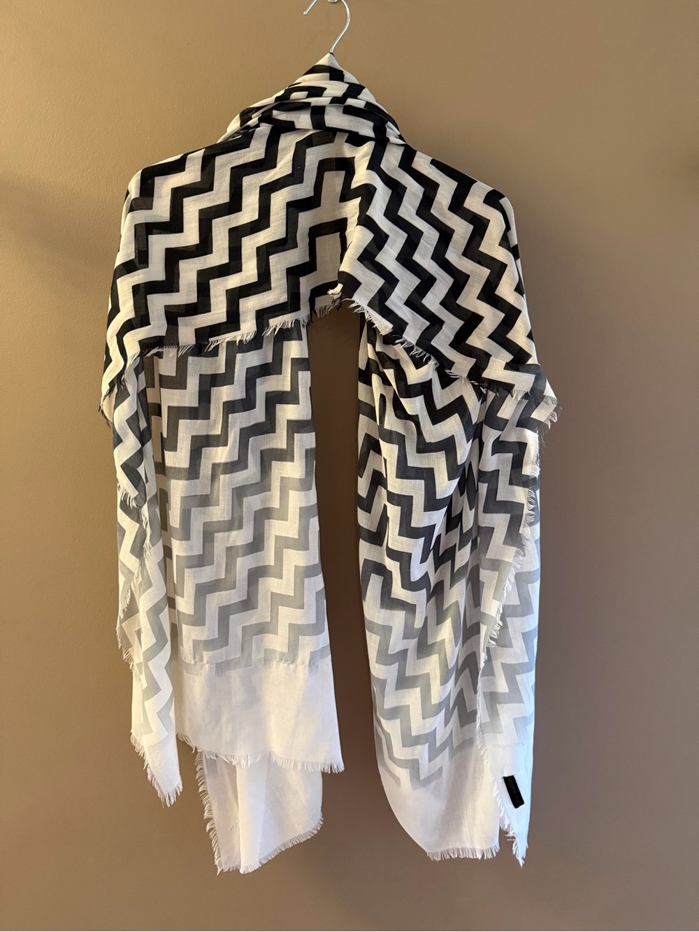 Black and White Ombré Chevron Scarf